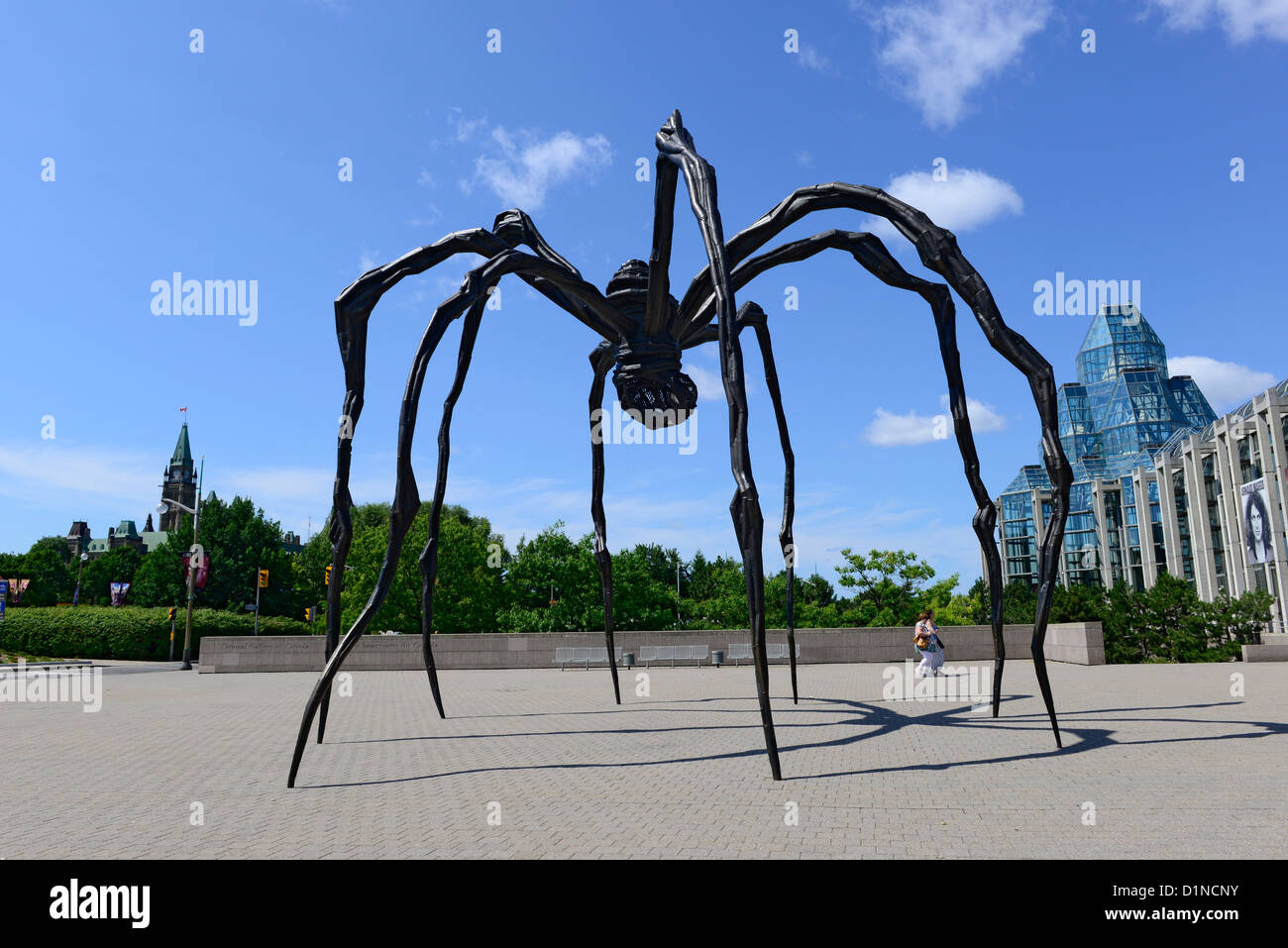 mus-e-des-beaux-arts-du-canada-maman-sculpture-araign-e-par-louise