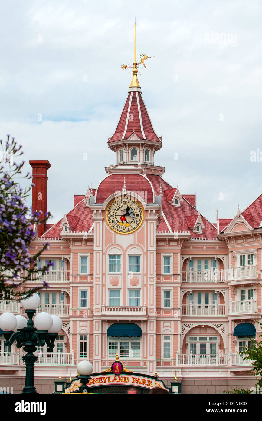 Parc Disneyland Paris France Entrée Photo Stock Alamy