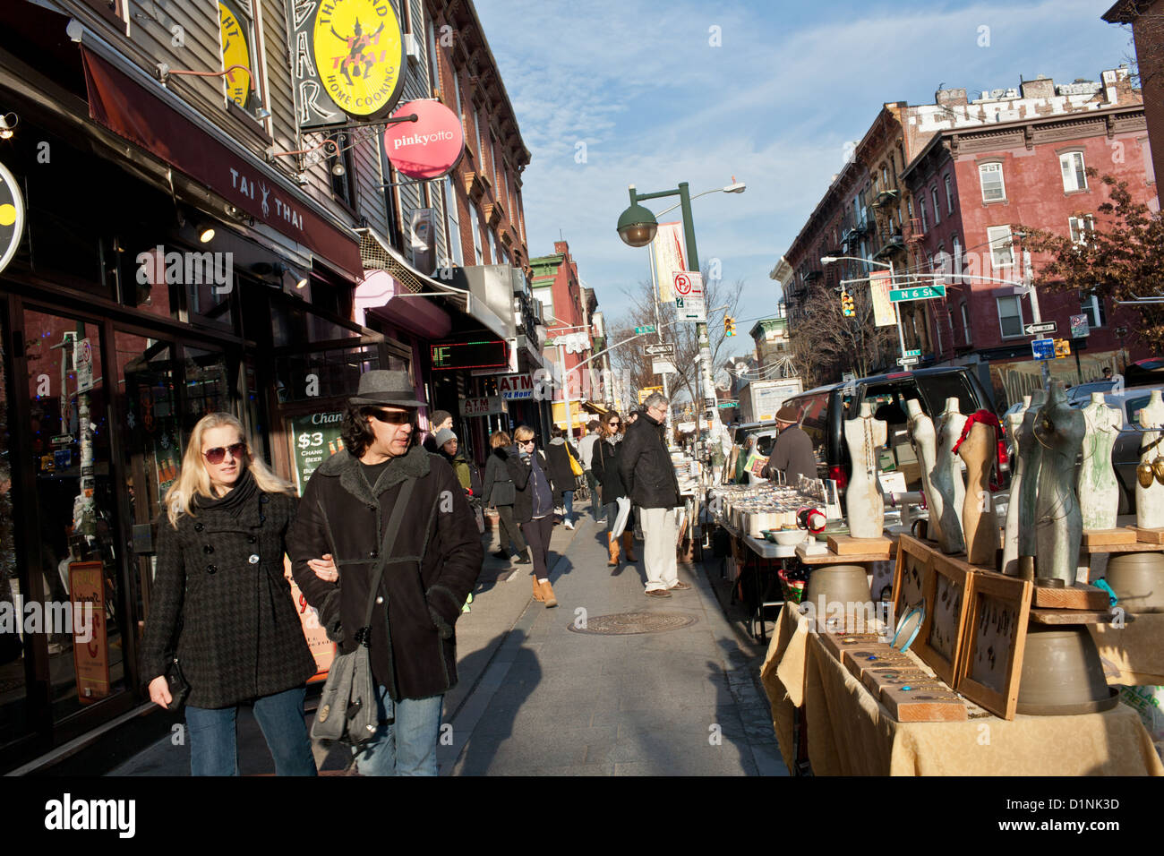 Vente trottoir le long de Bedford Avenue, Williamsburg, Brooklyn, New York Banque D'Images