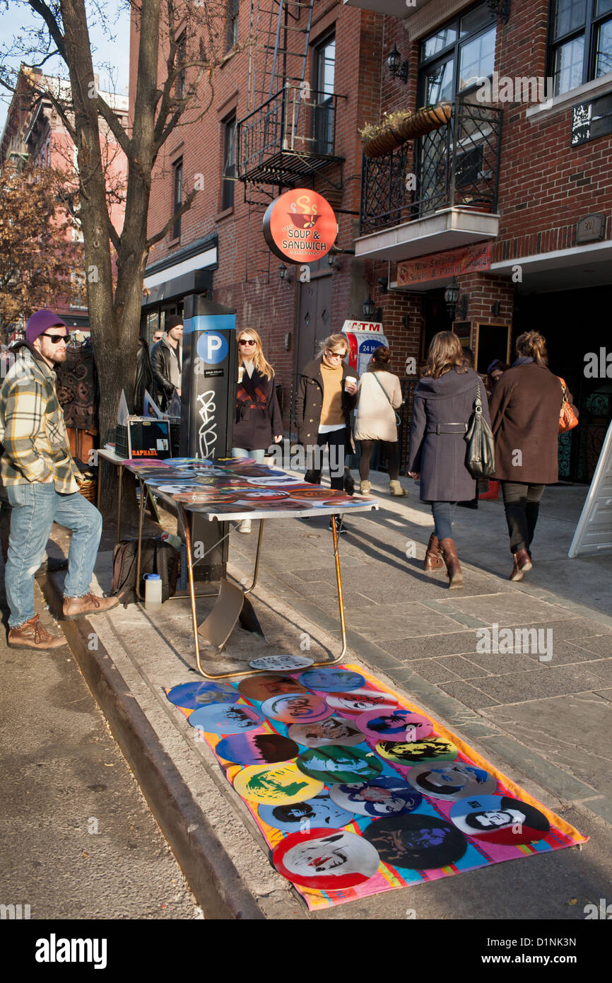 Vente trottoir le long de Bedford Avenue, Williamsburg, Brooklyn, New York Banque D'Images