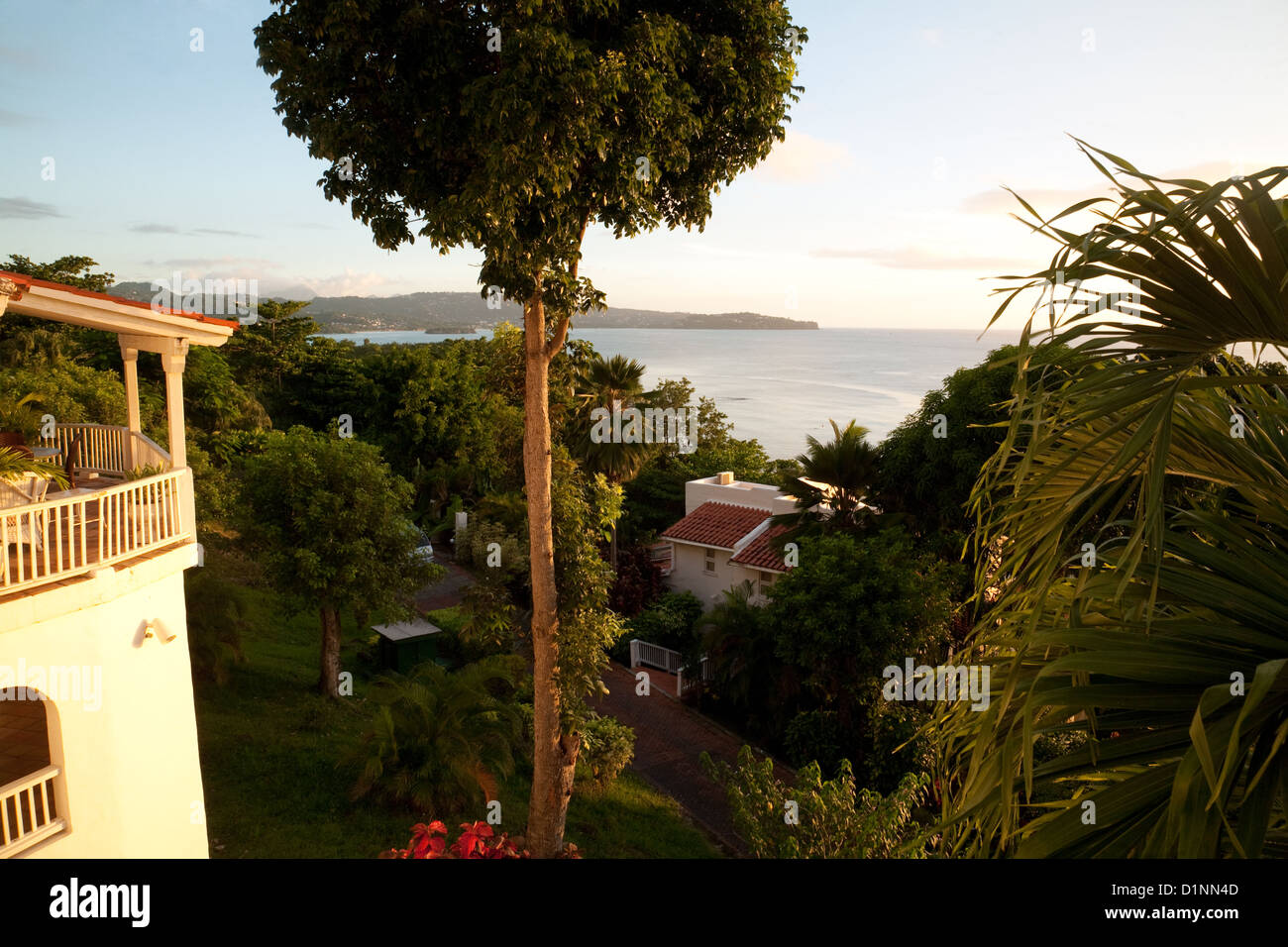 Coucher du soleil sur la côte de l'hôtel Windjammer Landing, Sainte-Lucie, Caraïbes Antilles Banque D'Images