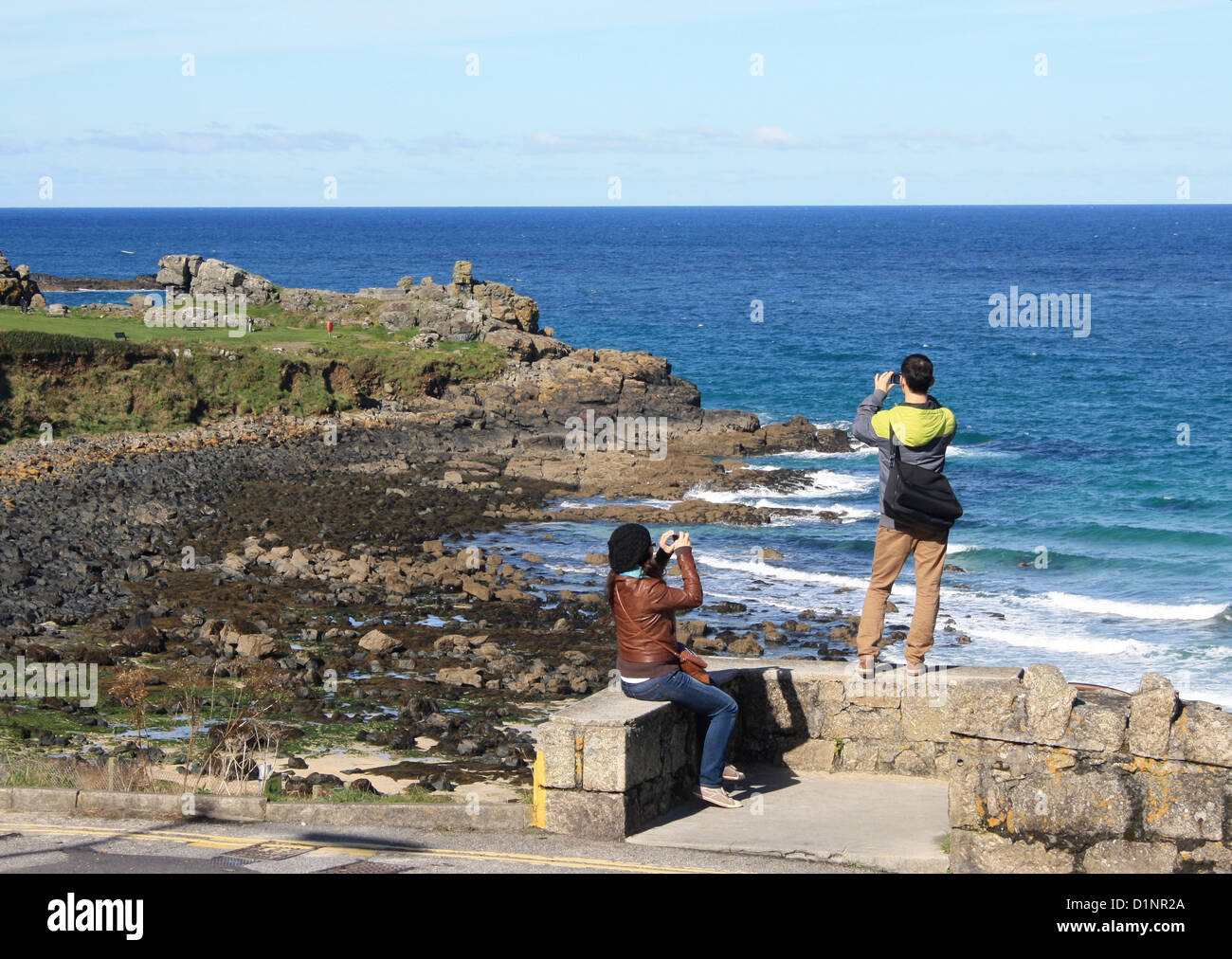 Les touristes de prendre des photos à St Ives, Cornwall Banque D'Images
