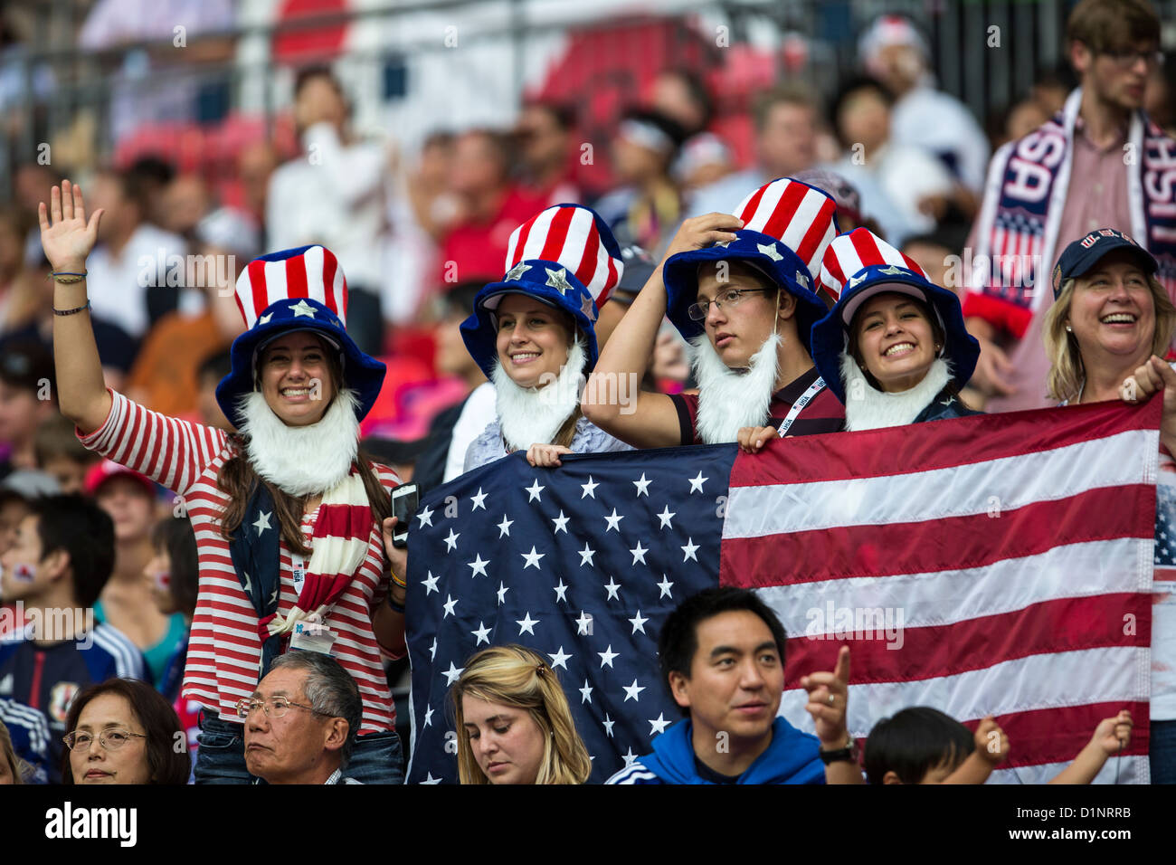 USA fans watch USA remporte l'or sur le Japon en femmes Football (soccer) aux Jeux Olympiques d'été, Londres 2012 Banque D'Images