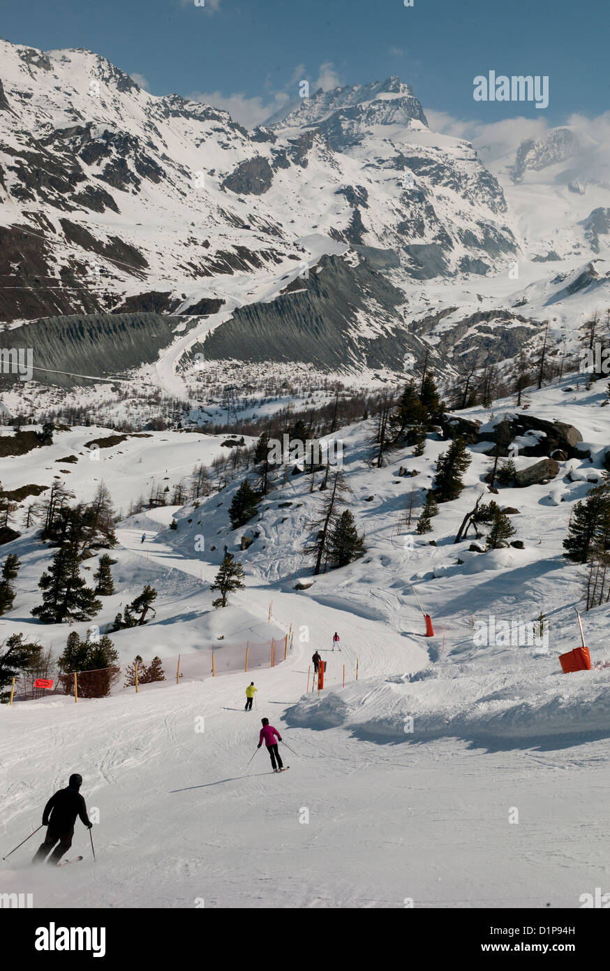 Les skieurs en action, Zermatt, Valais, Suisse Banque D'Images