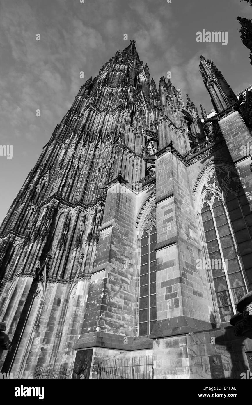 Ornate détails sur la cathédrale de Cologne, Cologne, Rhénanie du Nord-Westphalie, Allemagne, Europe Banque D'Images