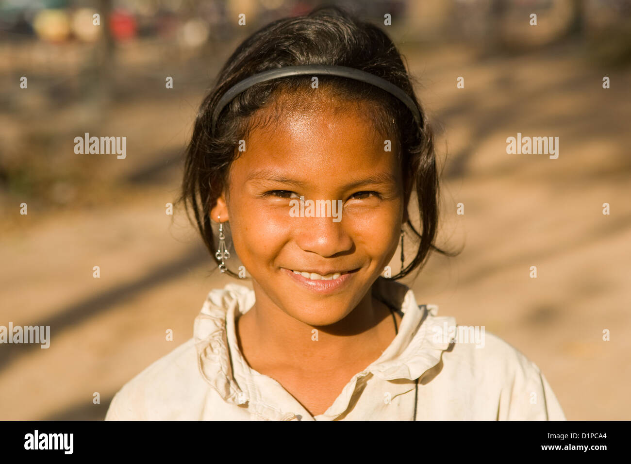 Smiling Girl à Angkor Wat, au Cambodge Banque D'Images