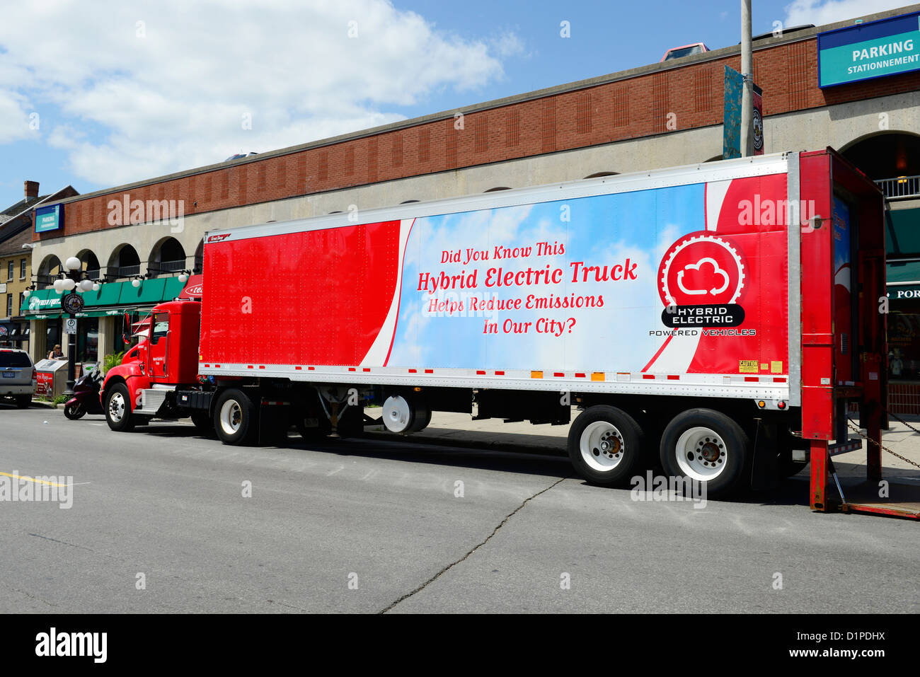 Batterie hybride grand camion de transport Banque D'Images