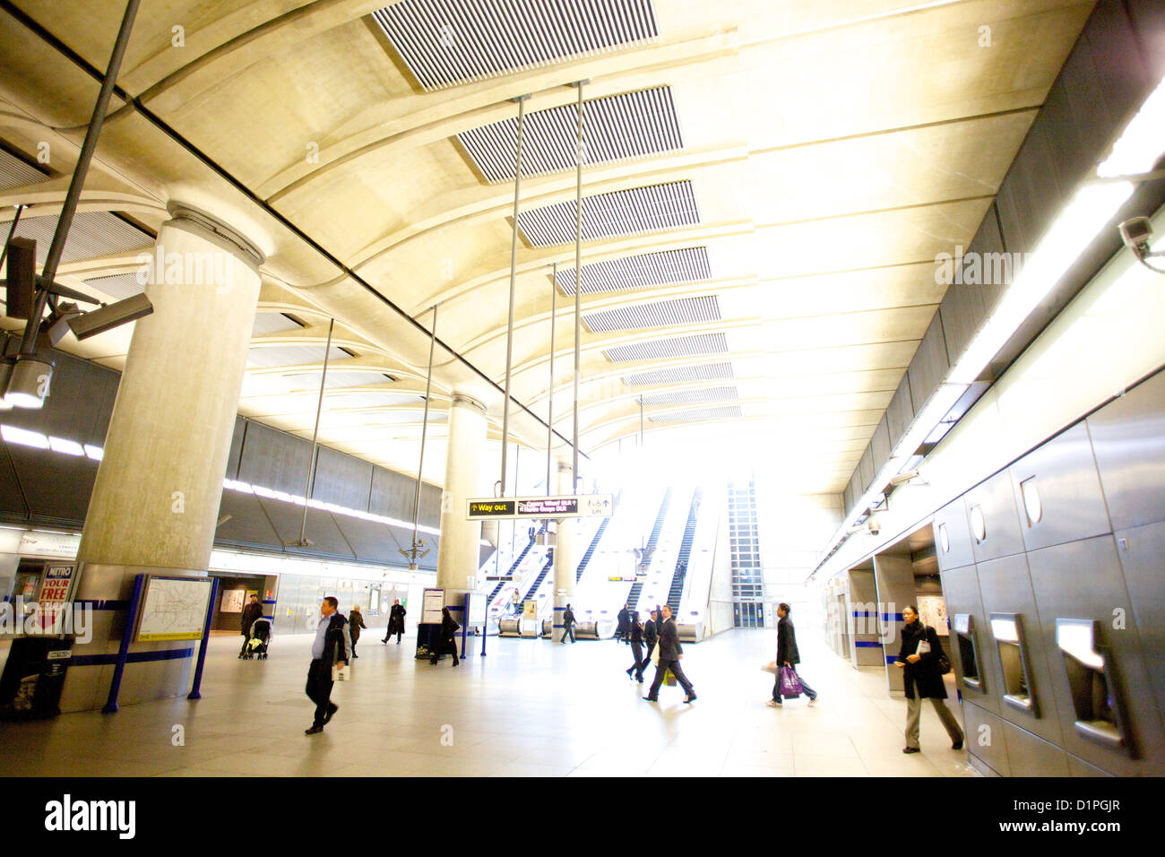 La station de métro Canary Wharf, London hall d'entrée Banque D'Images