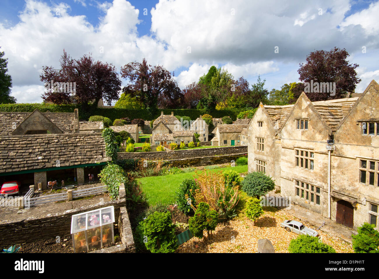 Le célèbre village modèle en Bourton On The Water, Gloucestershire, Angleterre. Banque D'Images