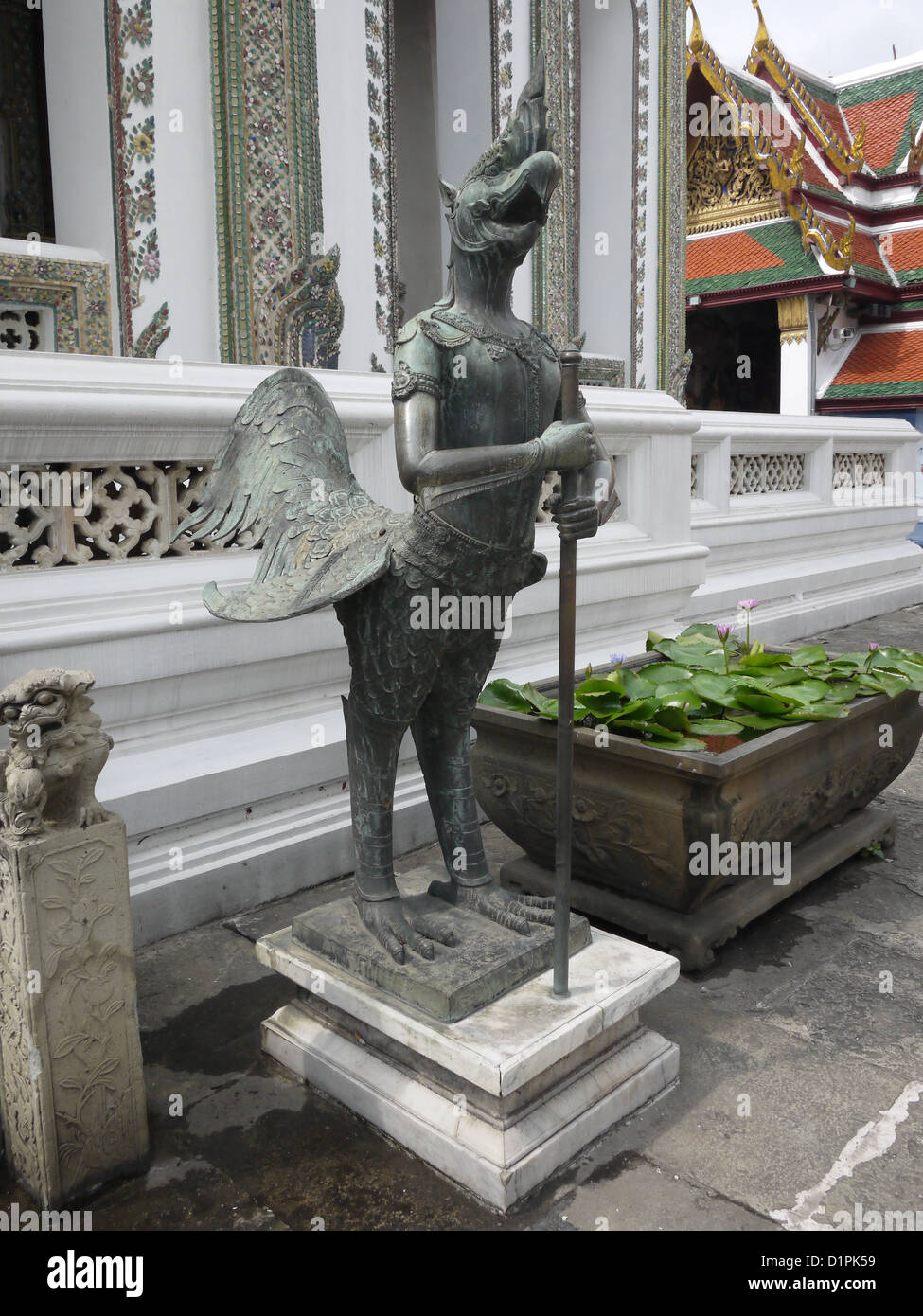 Kinnara une créature avec le haut du corps d'un humain et la partie inférieure de l'oiseau. Banque D'Images