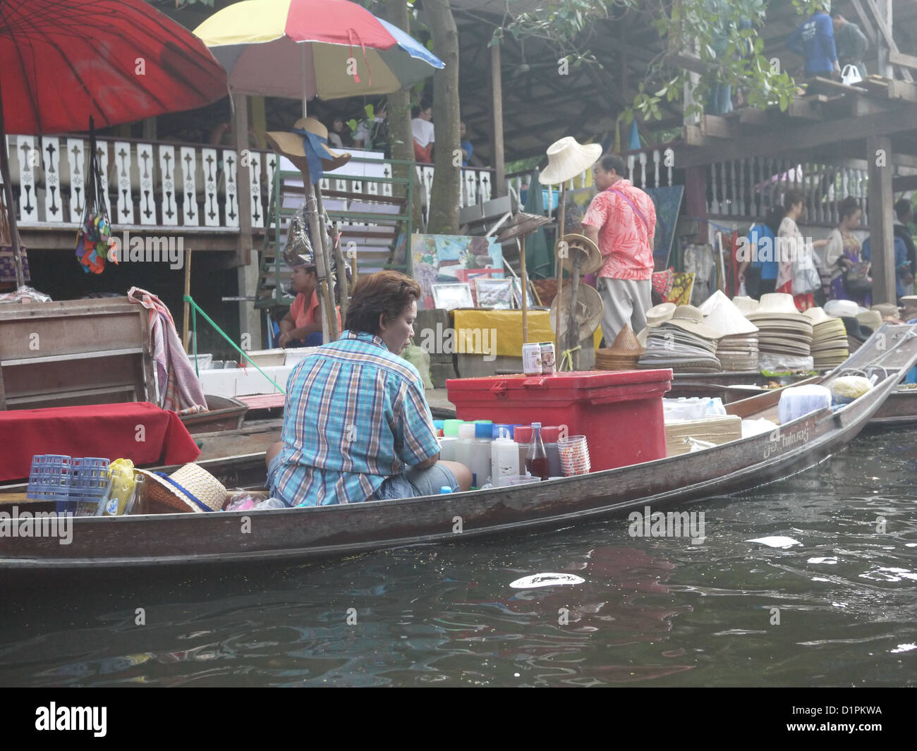 Vendeur marché flottant de la Thaïlande Banque D'Images