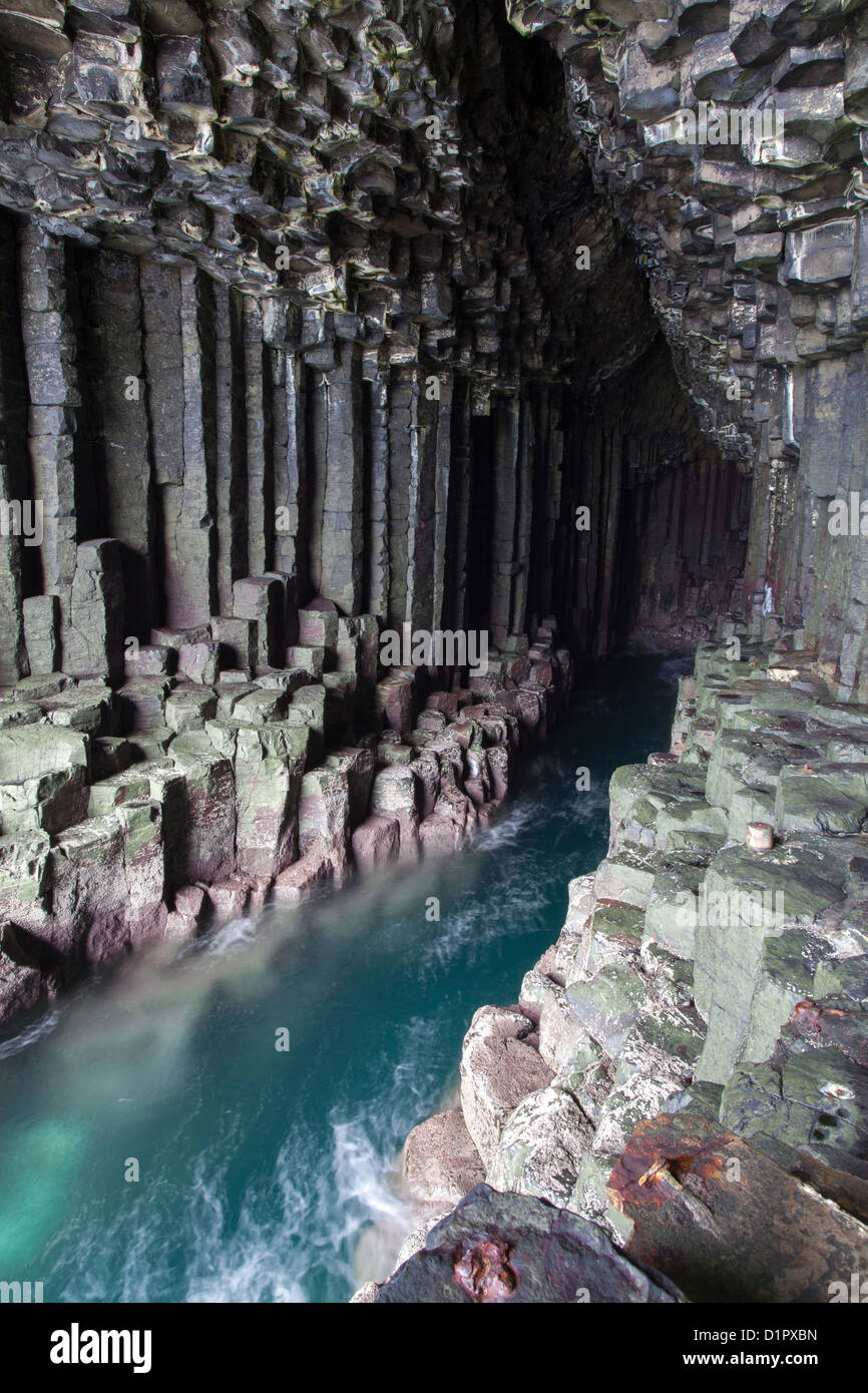 La Grotte de Fingal, sur l'île de Staffa dans les Hébrides intérieures, Ecosse, Royaume-Uni Banque D'Images