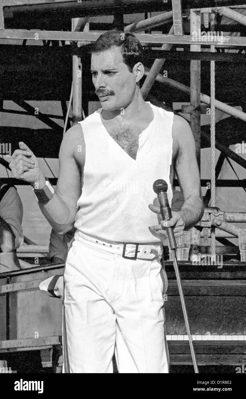 Freddie Mercury chanteur reine en concert à Slane Castle, Slane, comté de Meath Irlande 1986 Banque D'Images