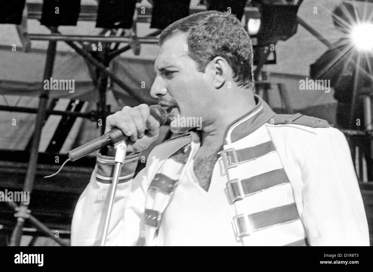 Freddie Mercury chanteur reine en concert à Slane Castle, Slane, comté de Meath Irlande 1986 Banque D'Images