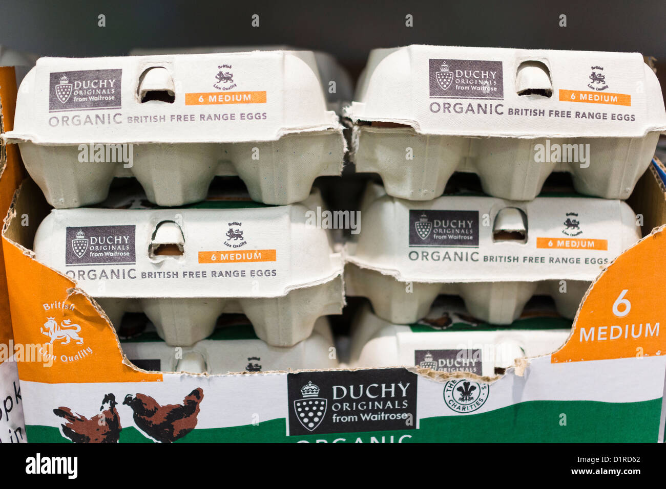 Boîtes de free range oeufs biologiques chez Waitrose food store Banque D'Images