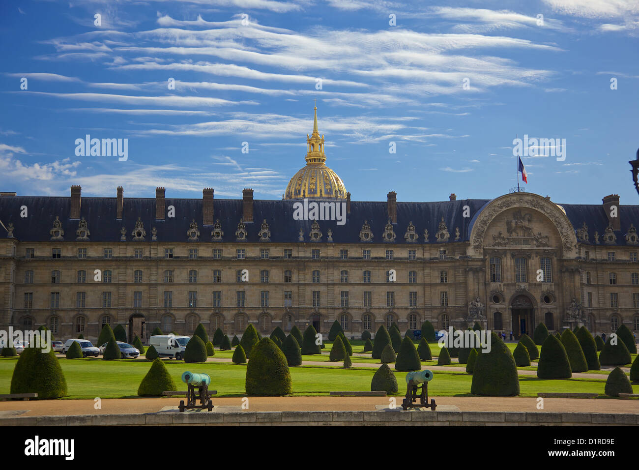 L'Hôtel des Invalides, Paris France. L'Hôtel des Invalides abrite le musée national de l'armée et le tombeau de Napoléon . Banque D'Images