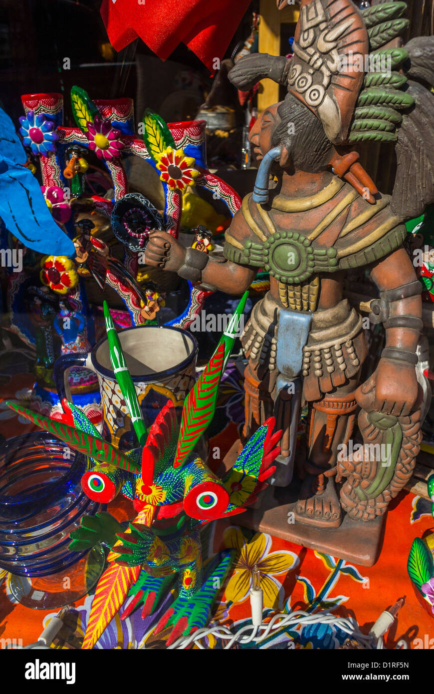 New York, NY, USA, à l'est Village Shopping, 'La Sirena' Art Mexicain, d'objets, l'affichage de la fenêtre Banque D'Images