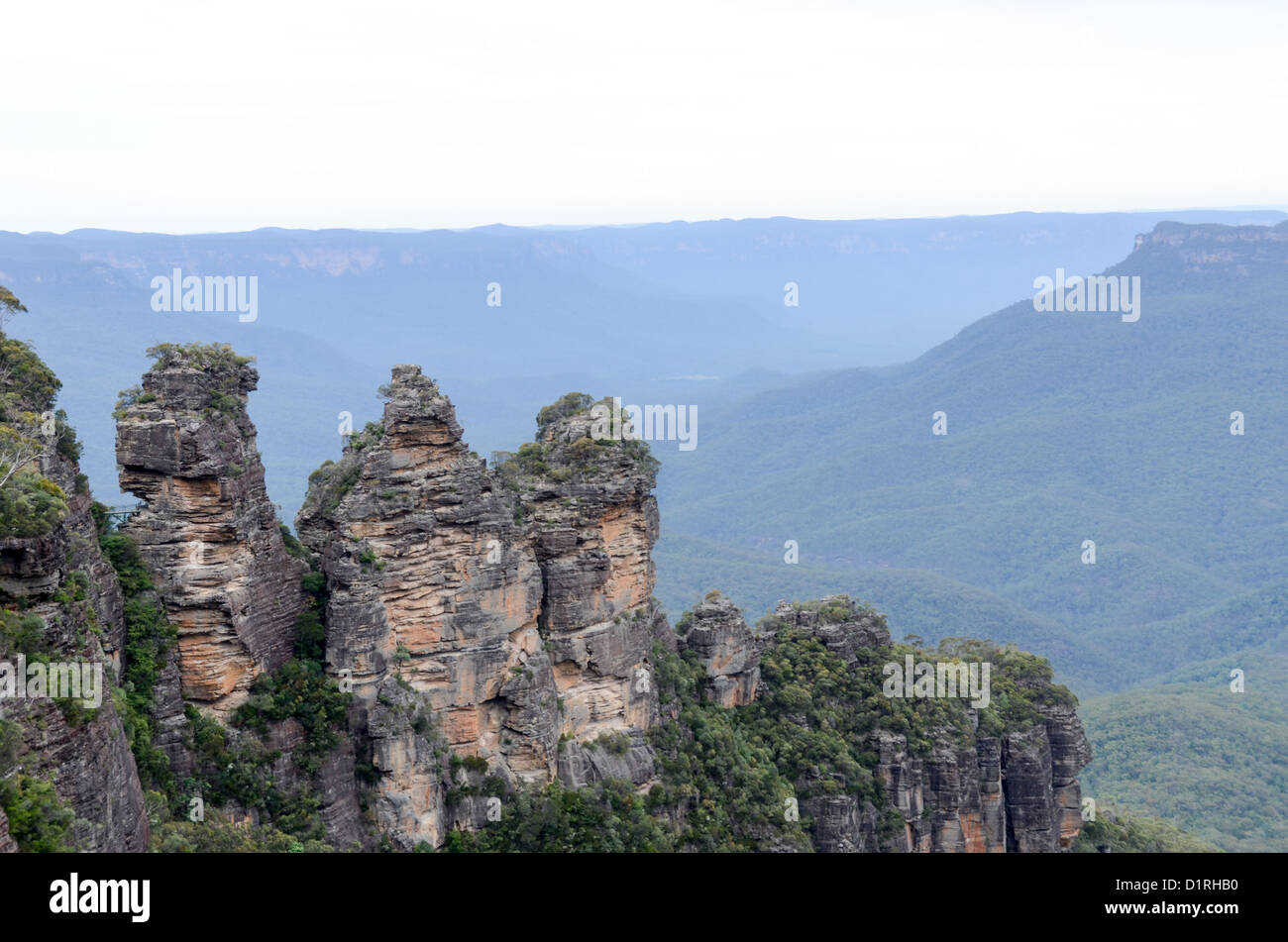 KATOOMBA, Australie - le rocher connu sous le nom les Trois Soeurs dans les Montagnes Bleues vus de Echo Point à Katoomba, New South Wales, Australie. Banque D'Images