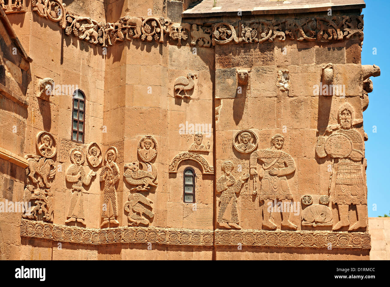 Sculpture bas-relief arménienne sur l'extérieur de l'Arménie 10e siècle Cathédrale Orthodoxe de la Sainte Croix sur l'île Akdamar, Lac de Van en Turquie Banque D'Images