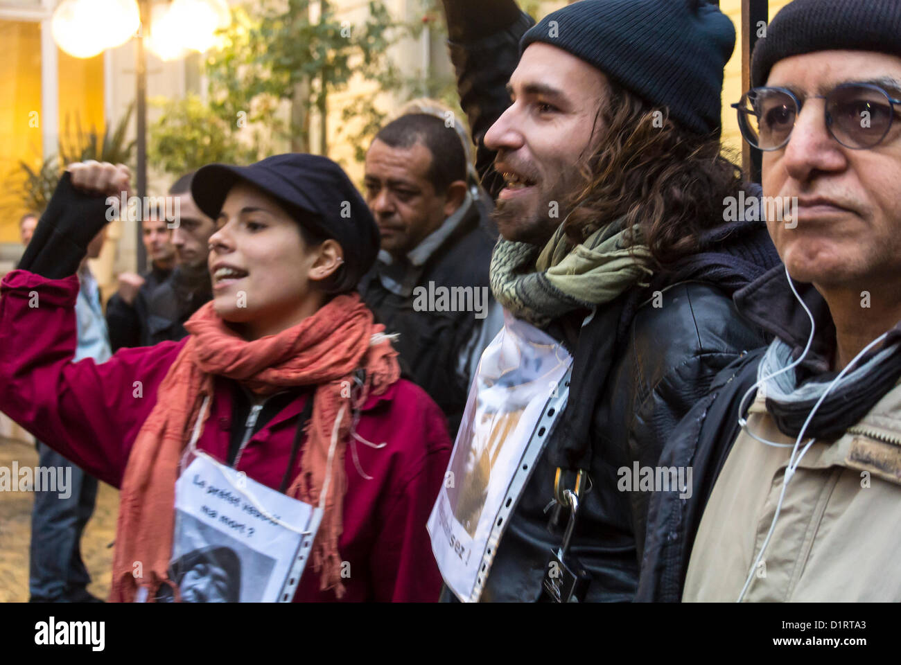 Paris, France, « Aliens Without Papers » sans papers, manifestation militante des militants des ONG, au quartier général socialiste par-ty, manifestation en faveur des droits d'immigration, manifestation féminine Banque D'Images