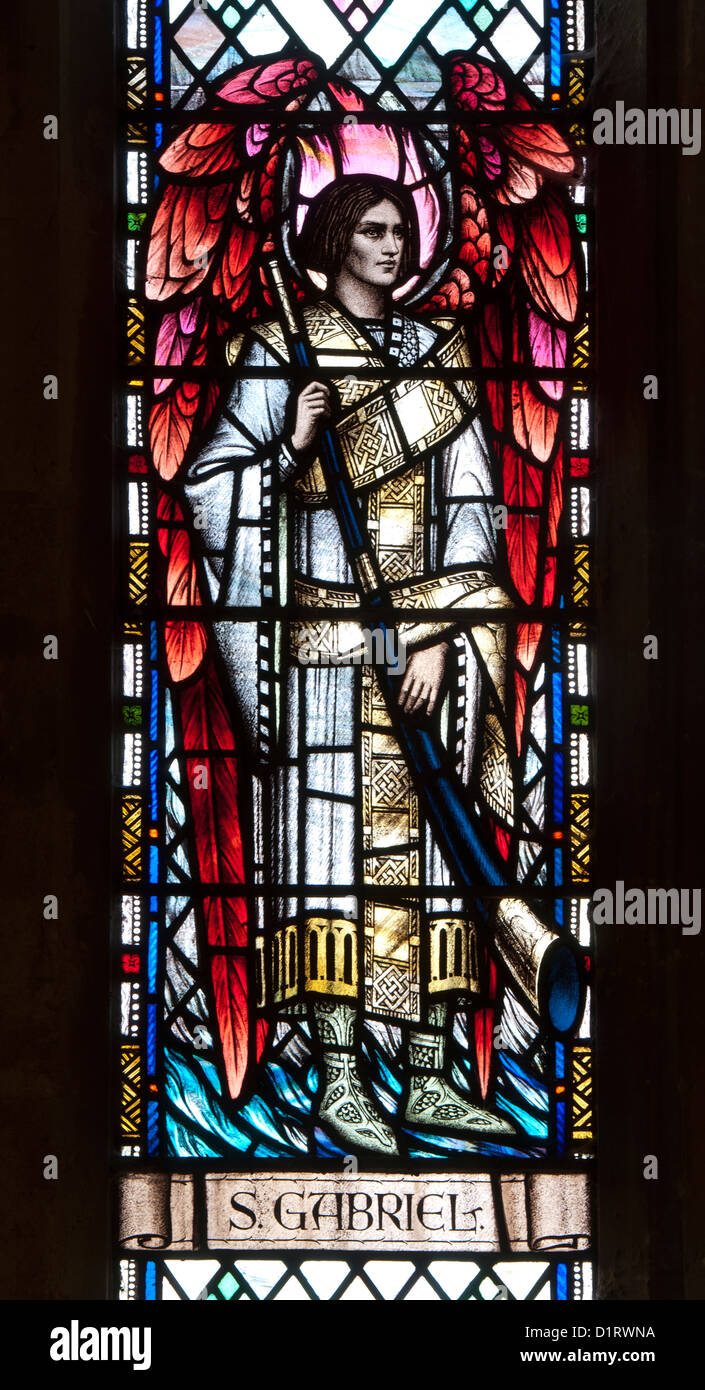 Saint Gabriel détail de la fenêtre de l'Ouest, St Paul's Church, Cookhill, Worcestershire, Angleterre, RU Banque D'Images
