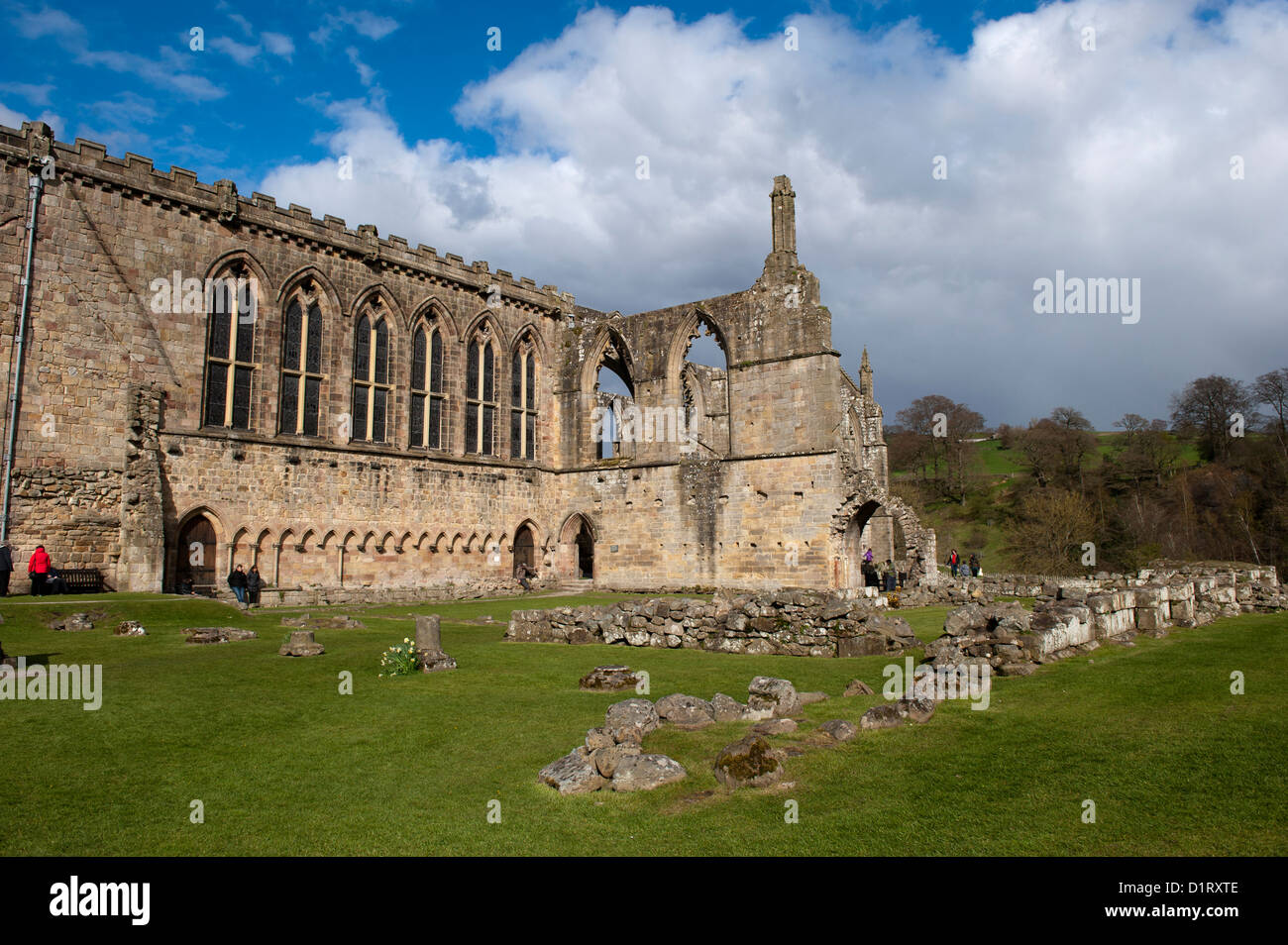 Bolton Abbey une Abbaye Augustinienne dans le Parc National des Yorkshire Dales. Banque D'Images