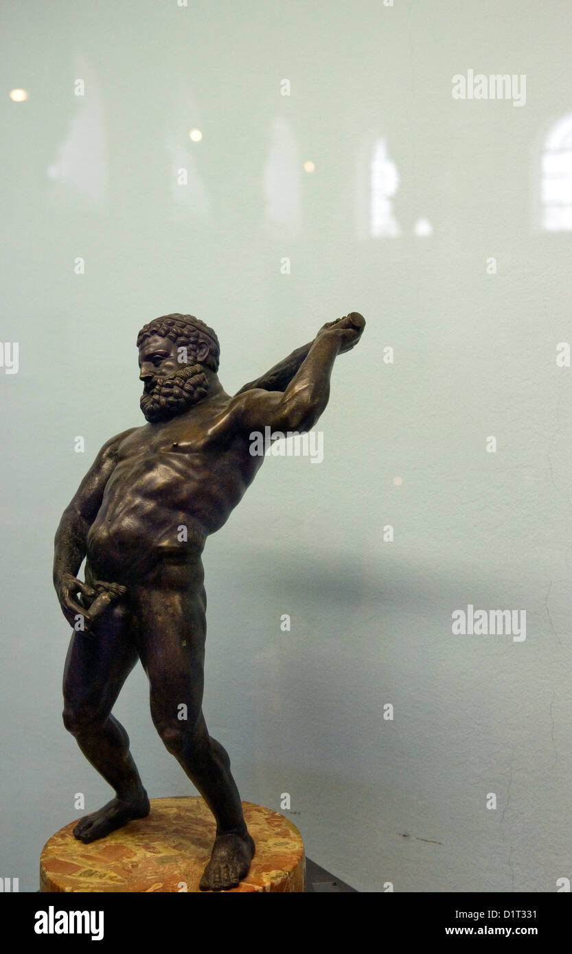 Tunisie, Tunis, une petite statue d'hercule dans le Del Musée du Bardo Banque D'Images