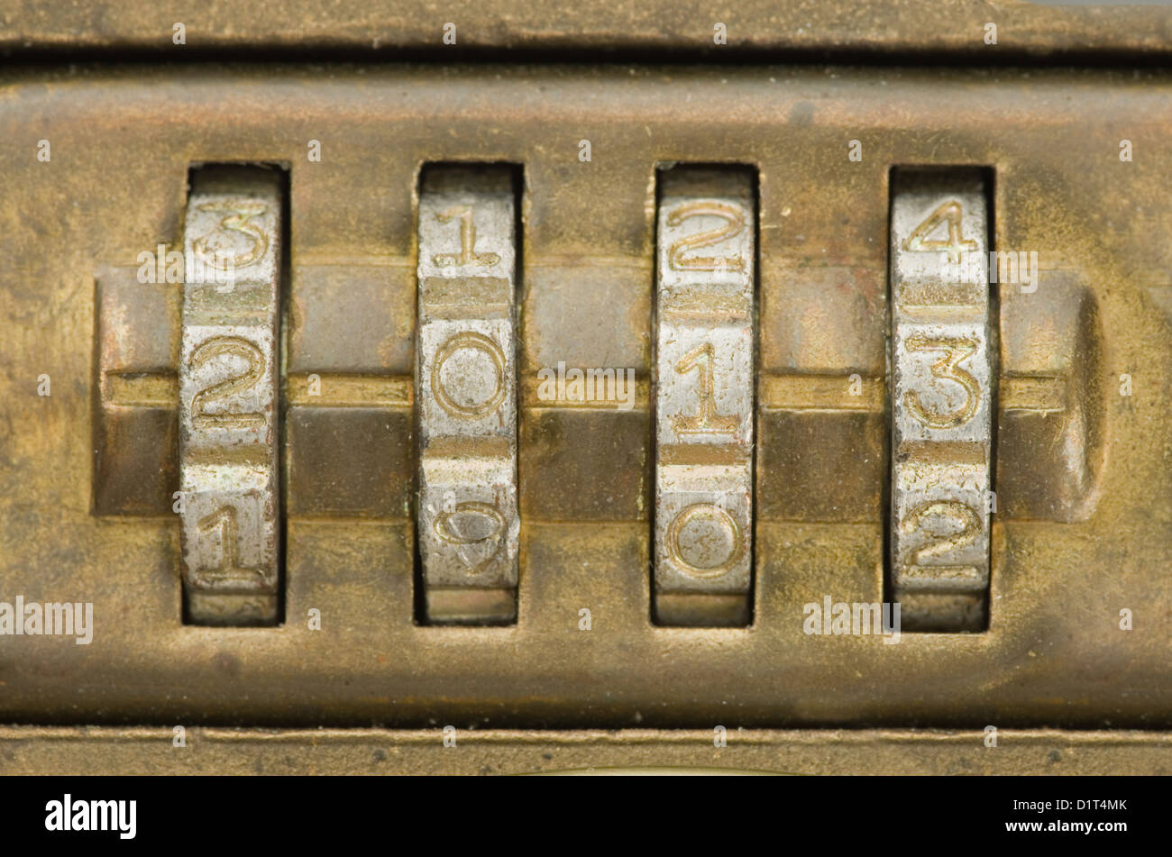 Les numéros de 2013 situé sur une serrure à combinaison en laiton Banque D'Images