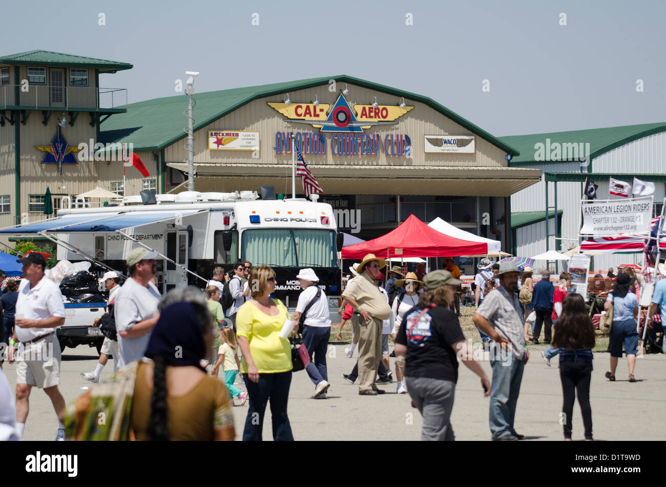 Hangars de l'air Planes of Fame Museum, au cours de l'Air Show Chino, Chino, Californie, USA Banque D'Images