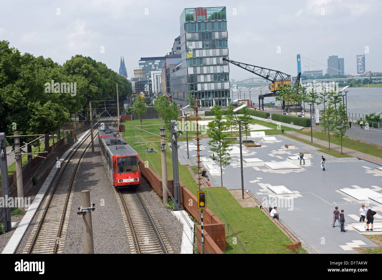 Parc de planche à roulettes, Cologne, Rhénanie du Nord-Westphalie, Allemagne. Banque D'Images