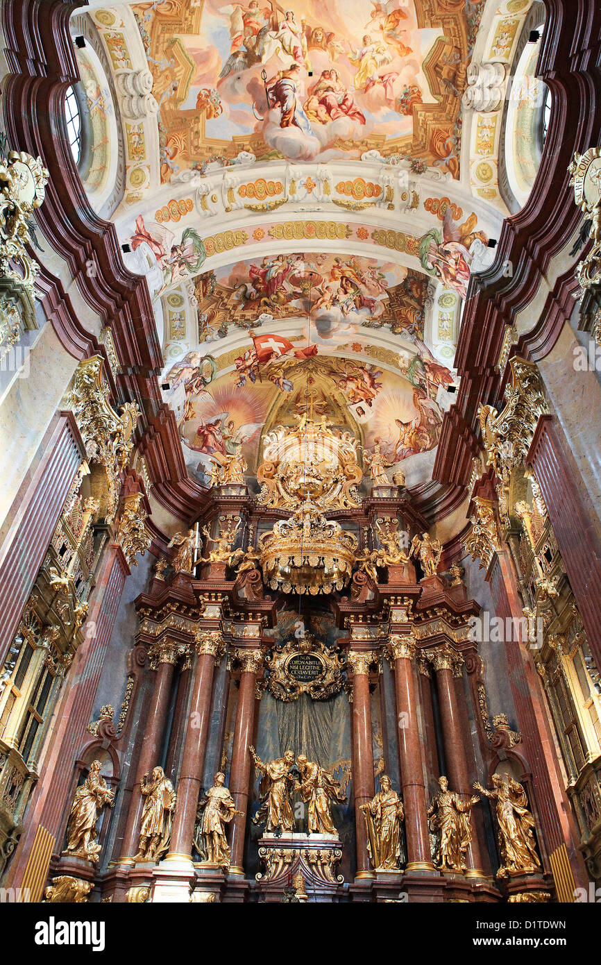 Intérieur de l'église principale du monastère de Stift Melk en Autriche. Banque D'Images