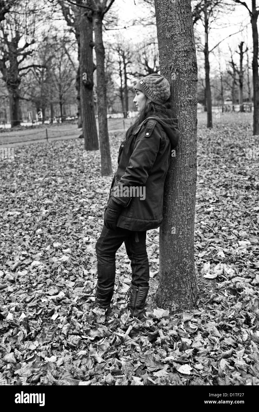 -Modèle en hiver- Parc de Schönbrunn, à Vienne (Autriche). Banque D'Images