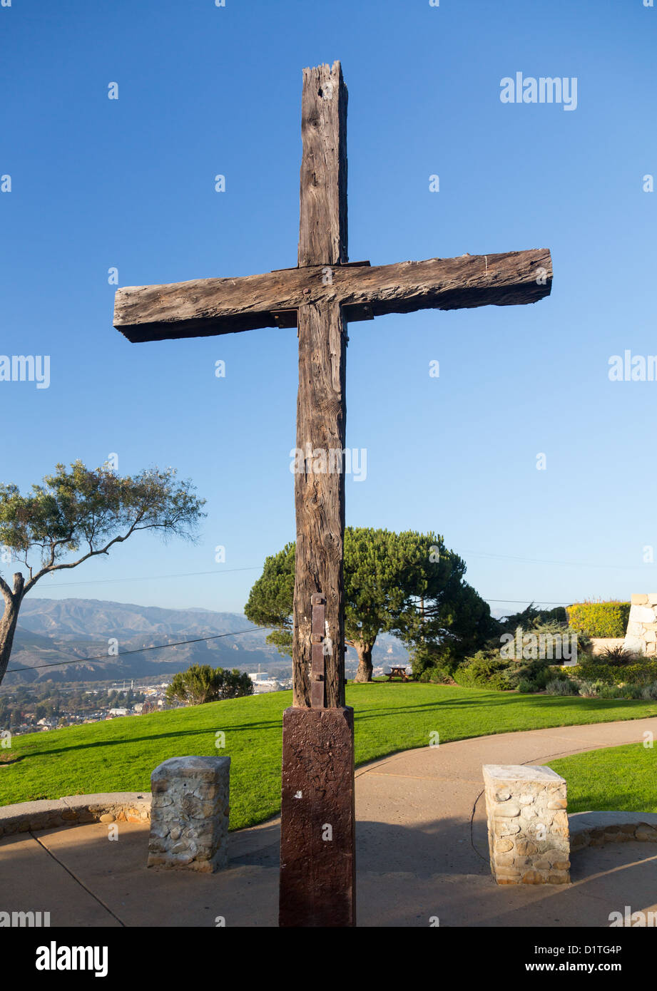 Survol Panorama de Ventura en Californie, du parc Croix Serra à Grant Park au-dessus de ville avec cross Banque D'Images