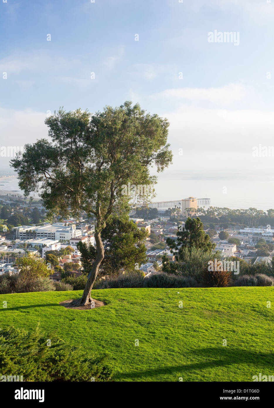 Survol Panorama de Ventura en Californie, du Grant Park Ville ci-dessus montrant côte Banque D'Images