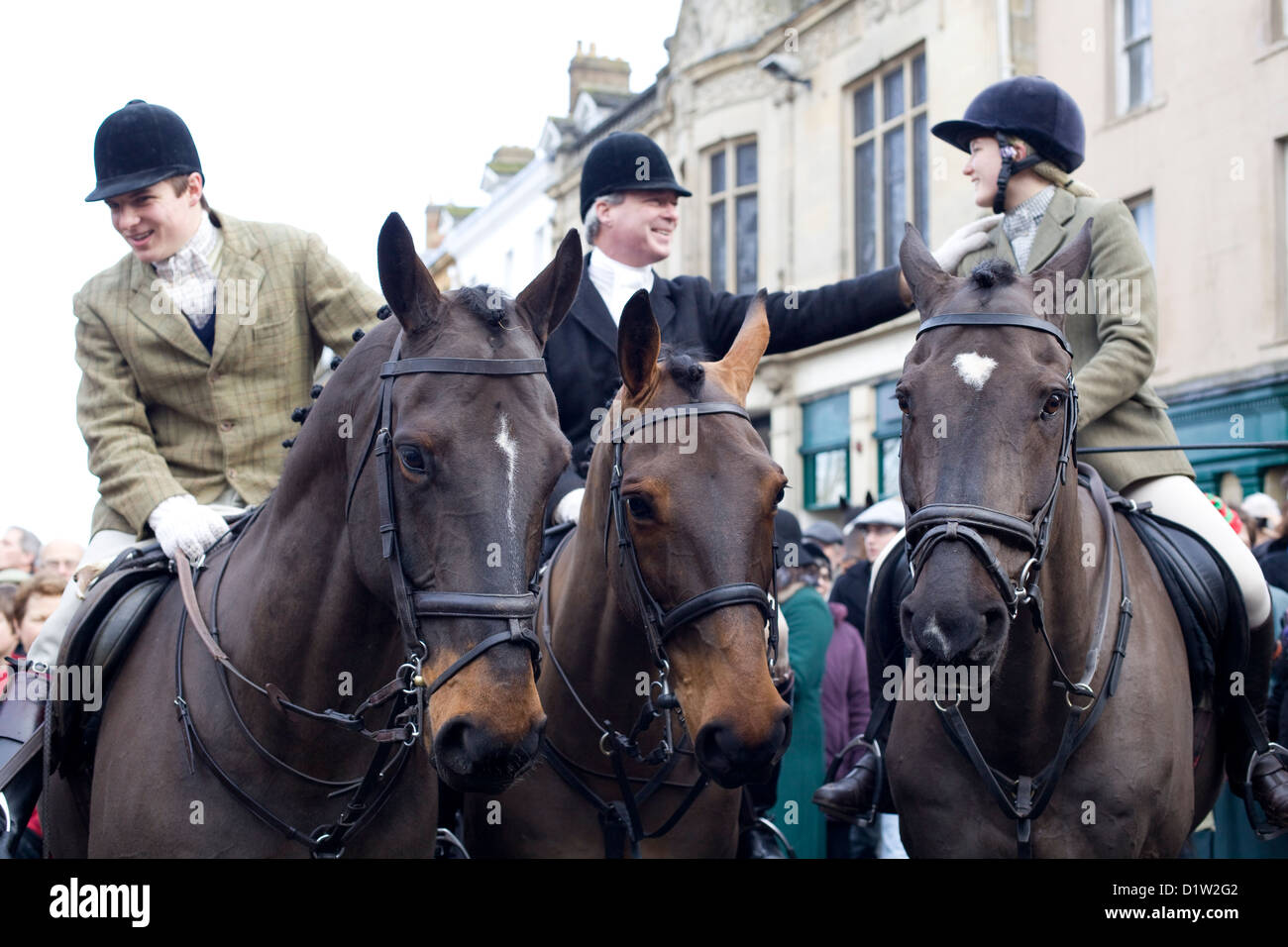 Huntsman du Heythope hunt Boxing day Répondre à Chipping Norton Oxfordshire England Banque D'Images