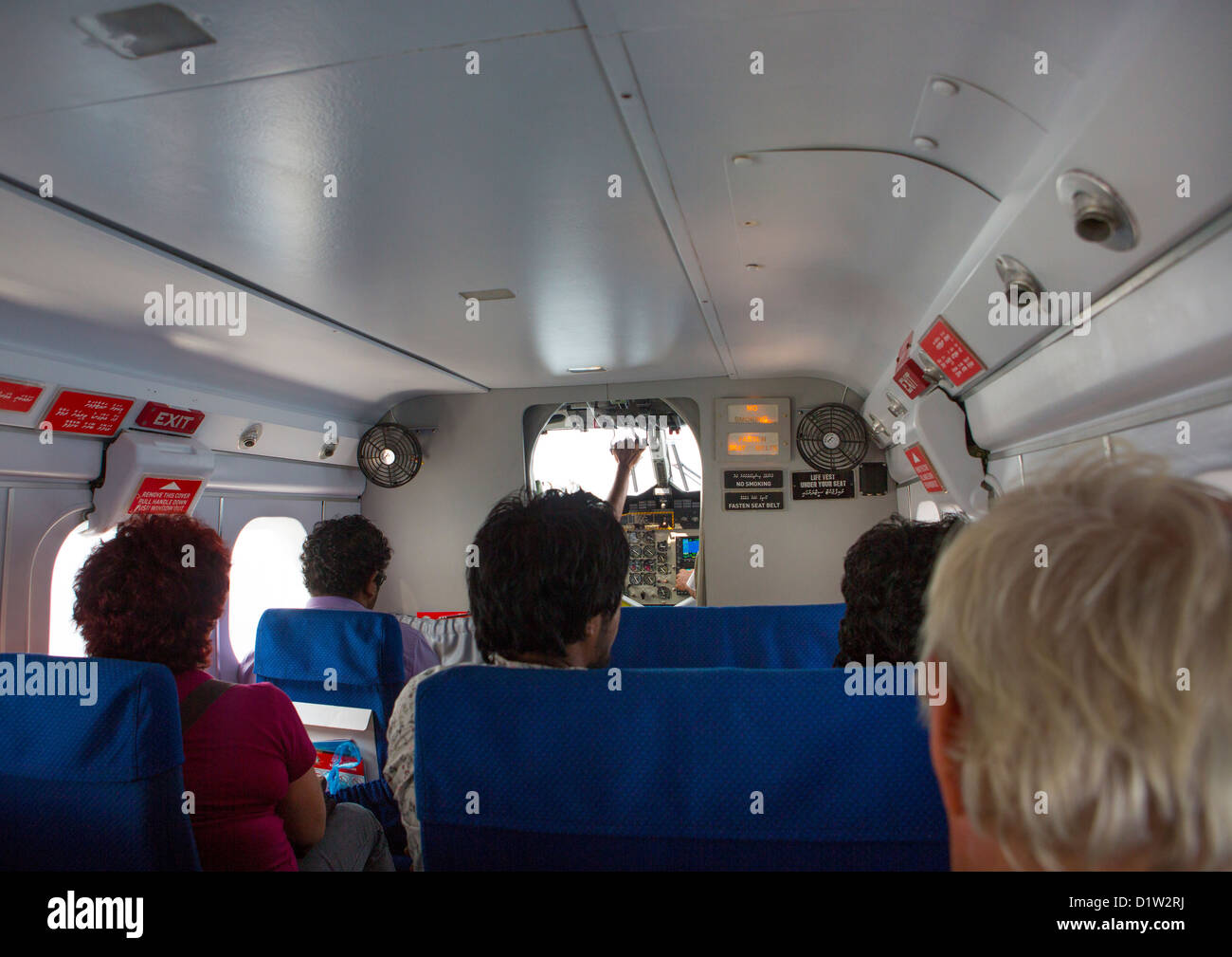 À l'intérieur d'un taxi aérien maldivienne, hydravion, l'atoll de Baa, Maldives Banque D'Images