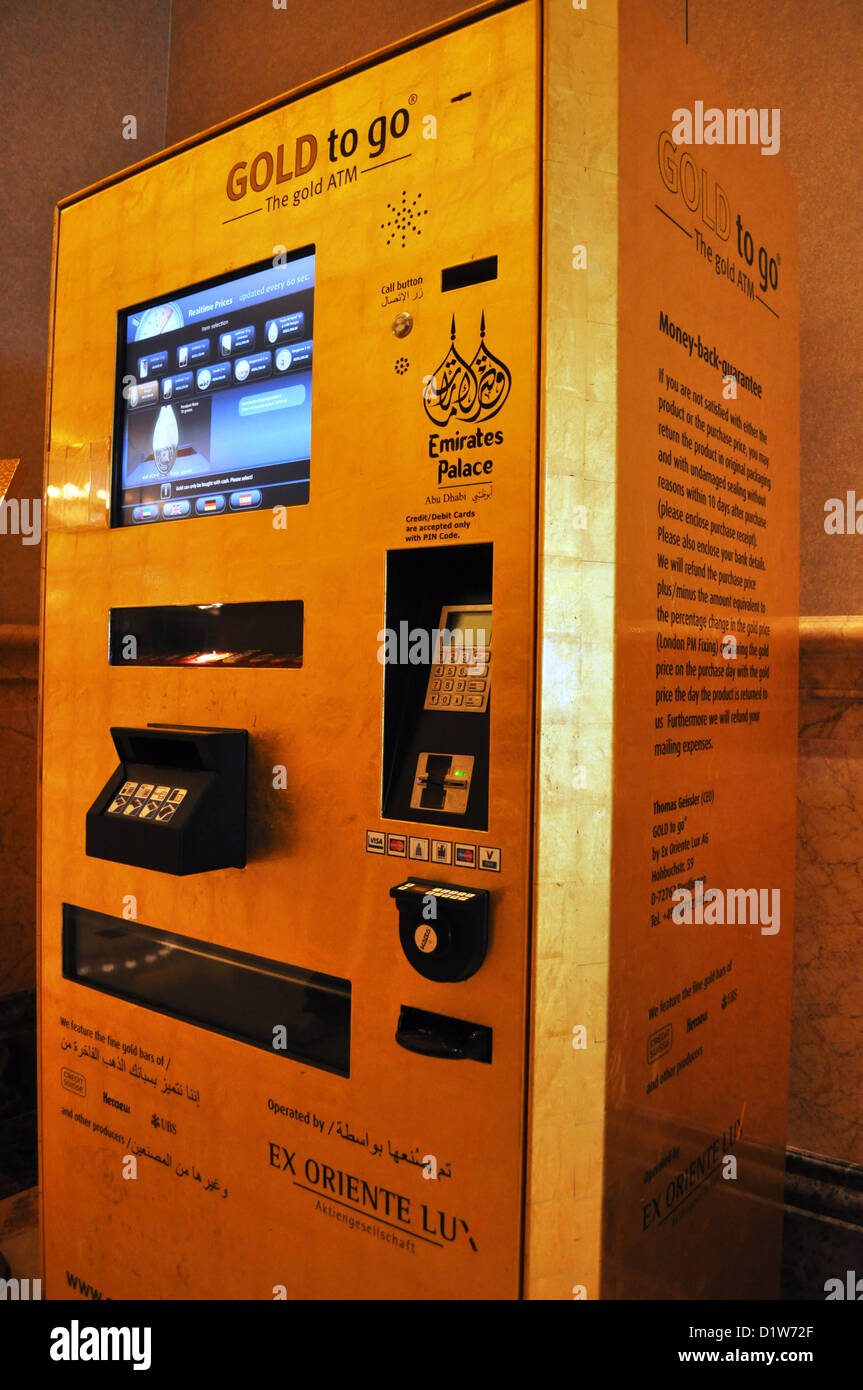 Abu Dhabi (Emirats Arabes Unis), l'Emirates Palace, machine automatique pour acheter de l'or Banque D'Images