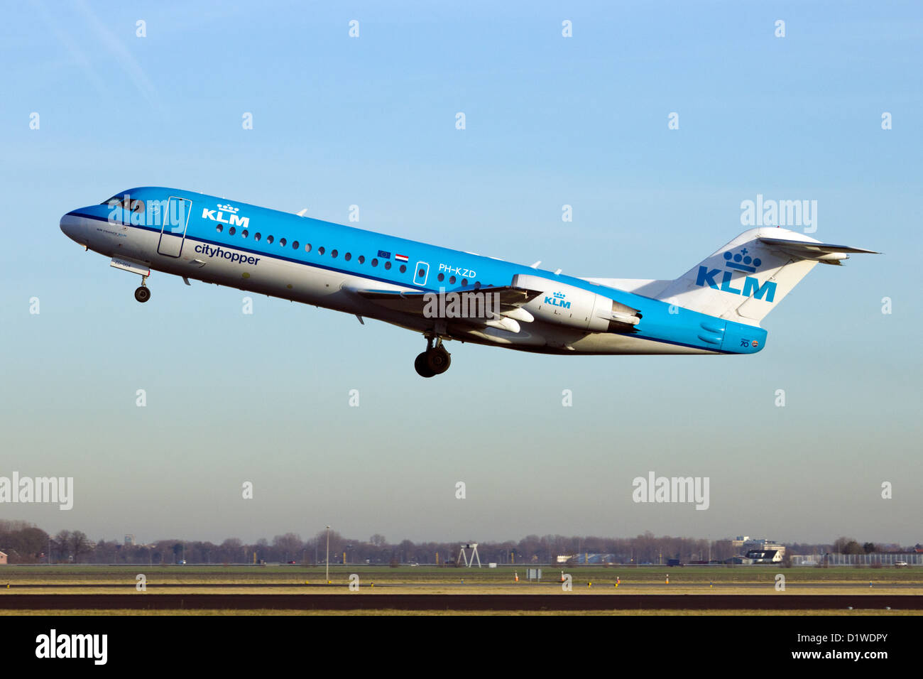 Fokker 70 KLM décoller de l'aéroport d'Amsterdam Schiphol Banque D'Images