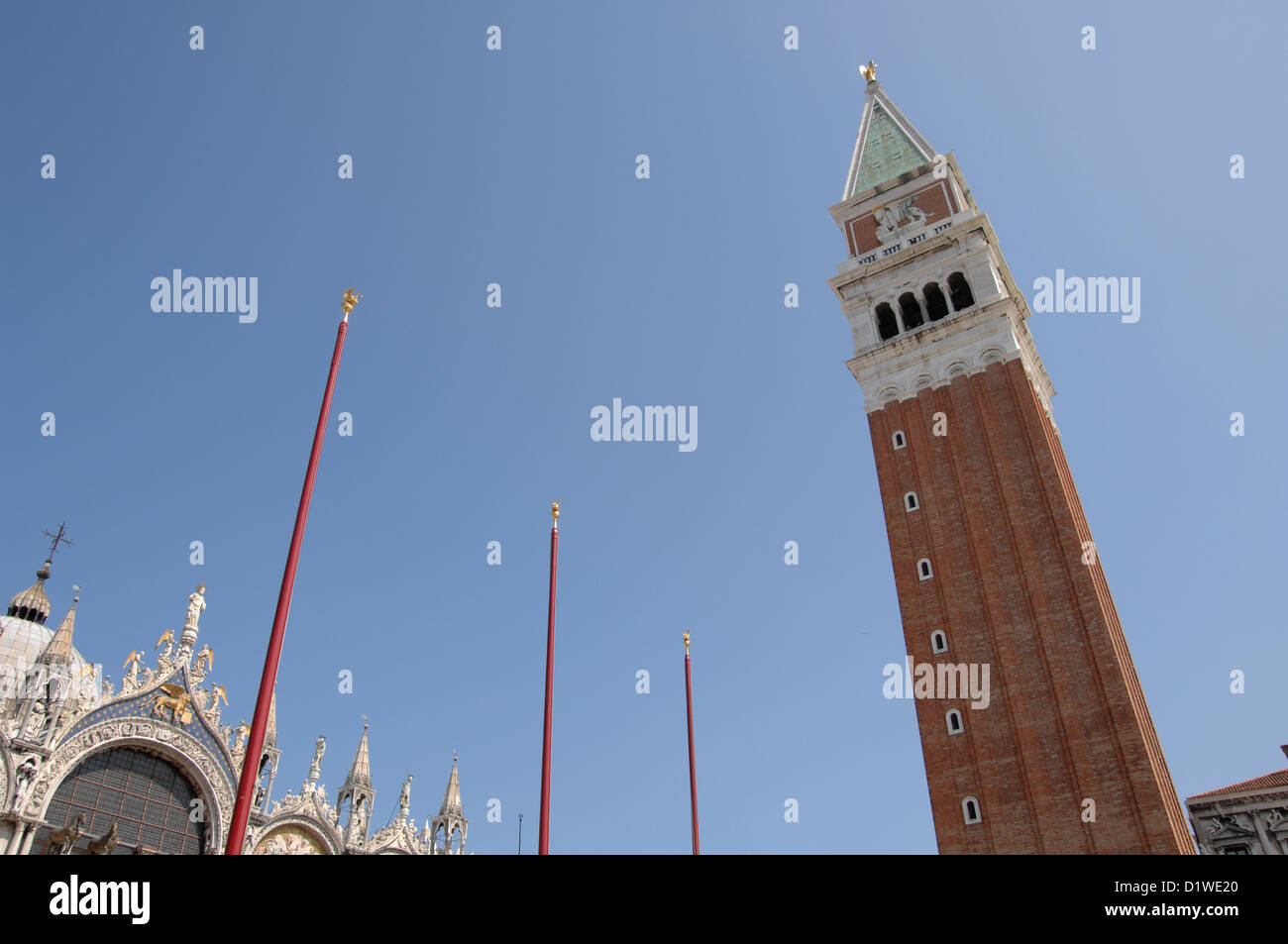 La tour et la Basilique Saint Marc, Venise, Italie Banque D'Images