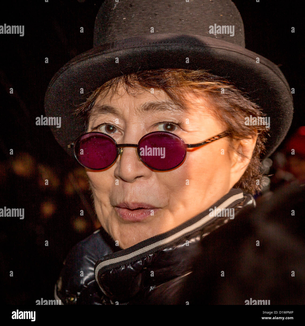 Portrait de Yoko Ono à l'imaginer la Tour de la paix, l'île Videy, Reykjavik, Islande Banque D'Images