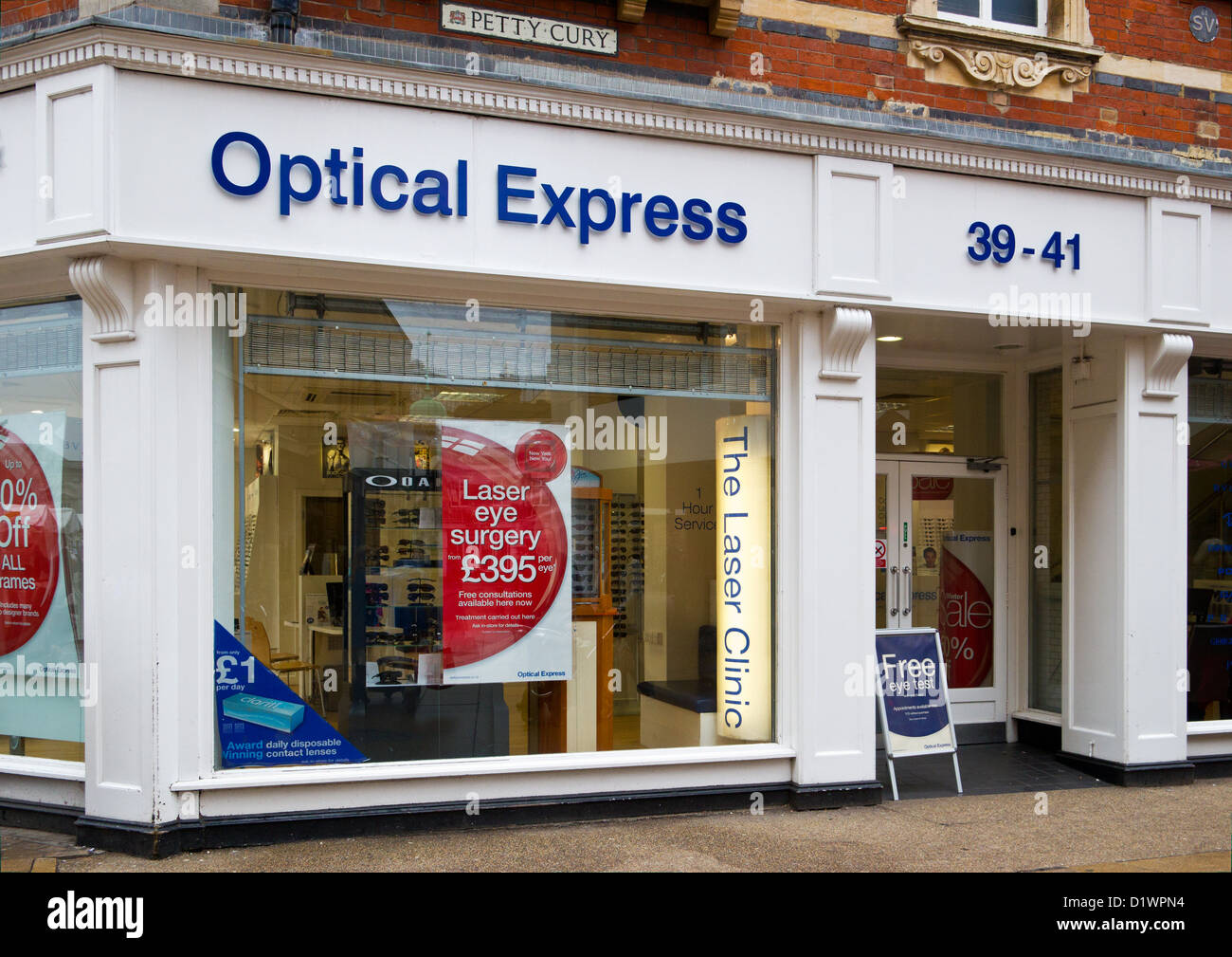 Enregistrement optique Shop Store Cambridge la chirurgie oculaire au laser Banque D'Images