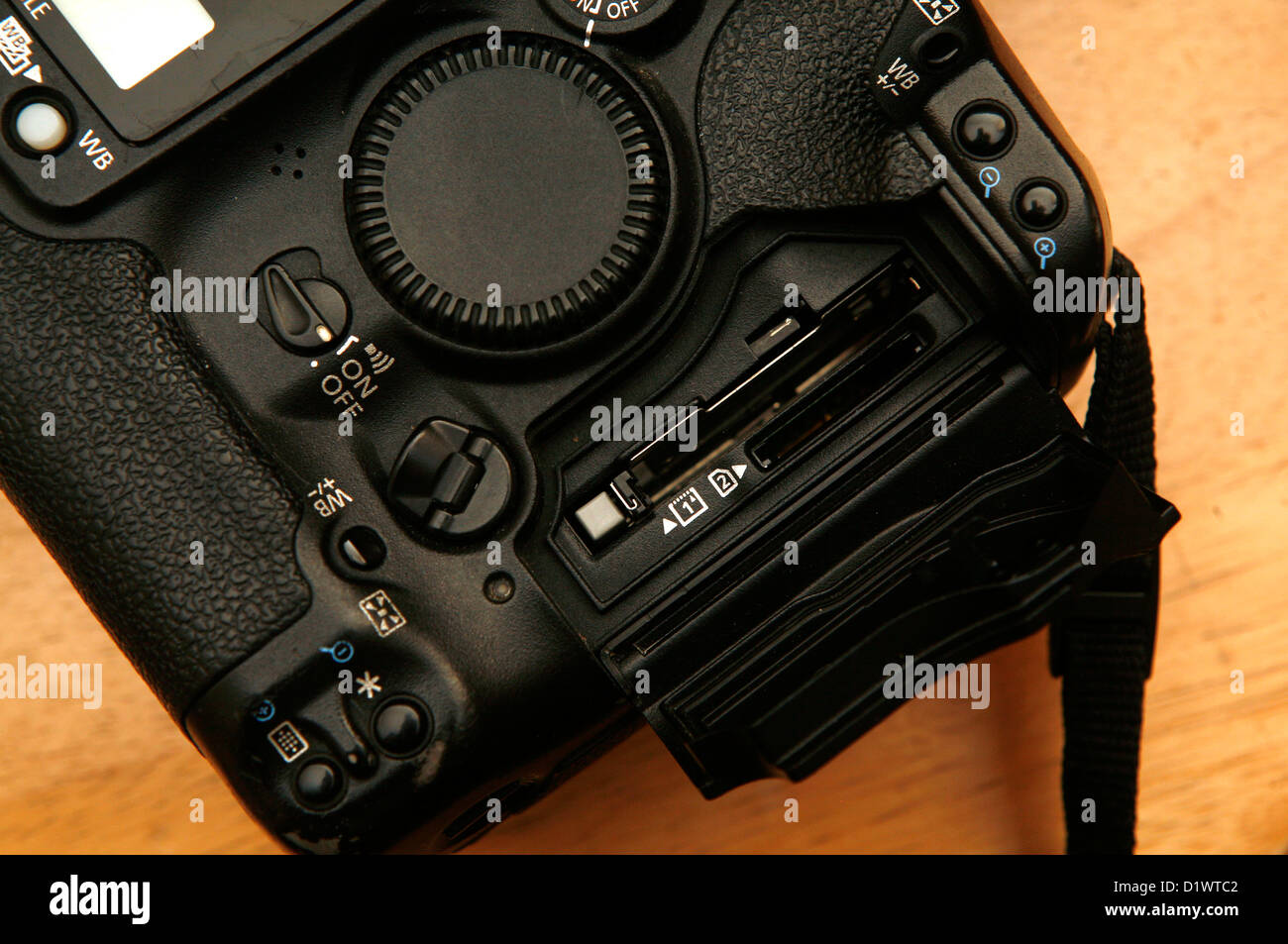 Le Corps D Un Canon 1dmk2 Appareil Photo Numerique Professionnel