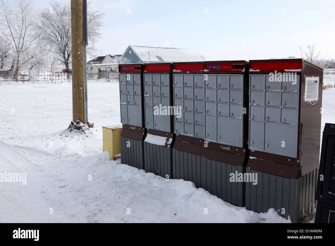Postes Canada post boîtes aux lettres dans les petites villes rurales oublier Saskatchewan Canada Banque D'Images