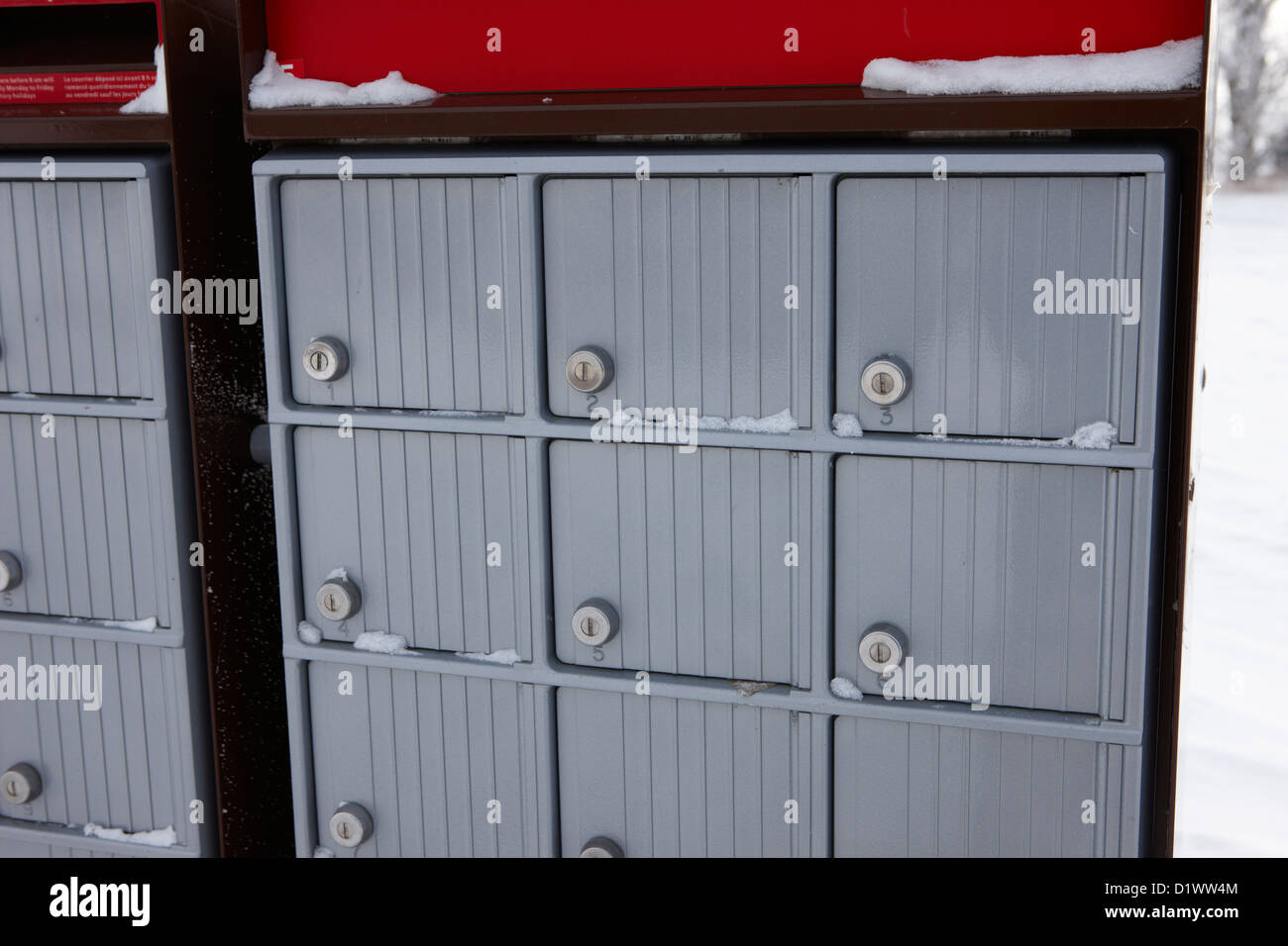 Postes Canada post boîtes aux lettres dans les petites villes rurales oublier Saskatchewan Canada Banque D'Images