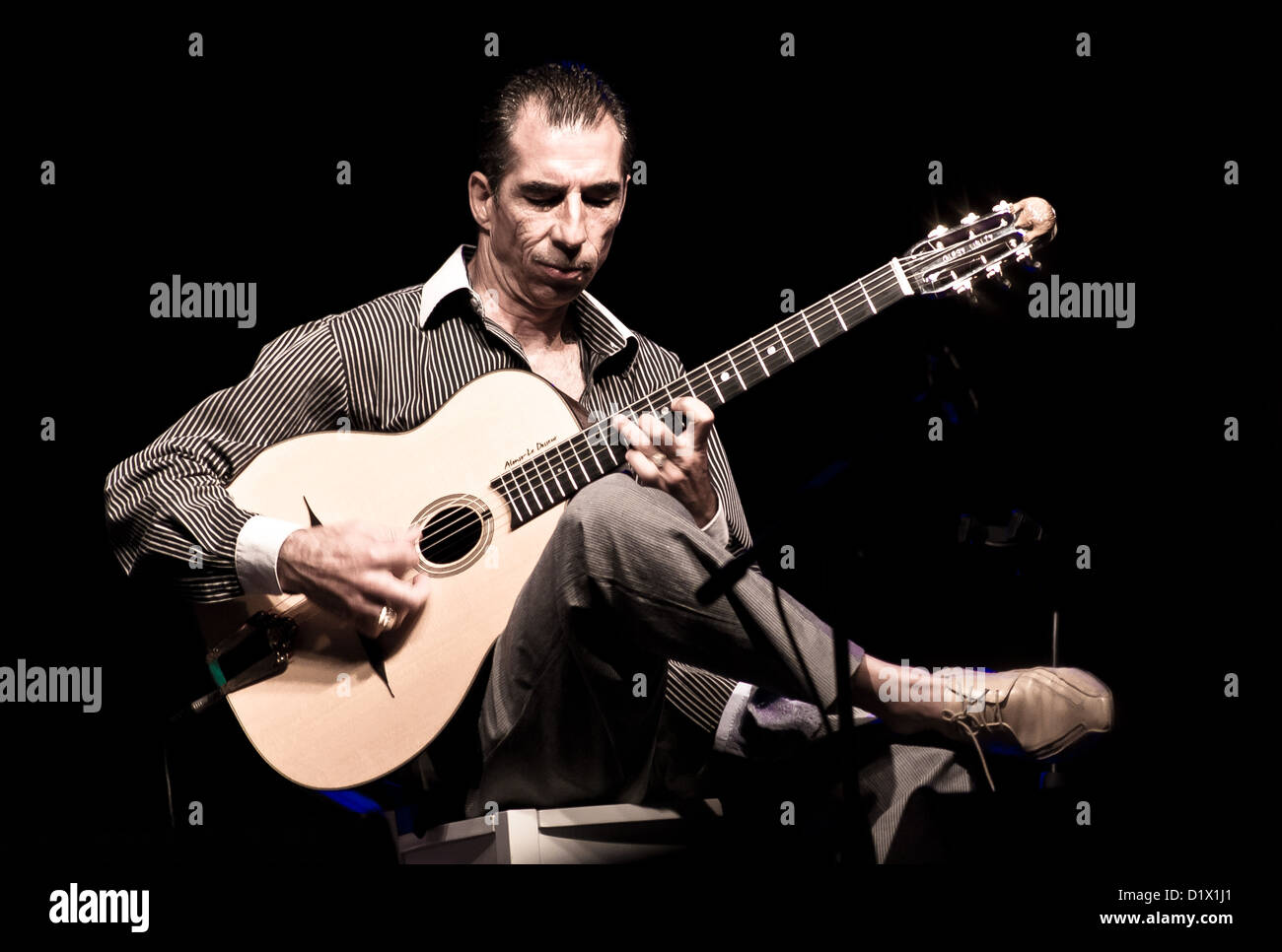 Angelo Debarre - guitare solo - Jazz à Coti, 3ème édition (août 2010 Photo  Stock - Alamy