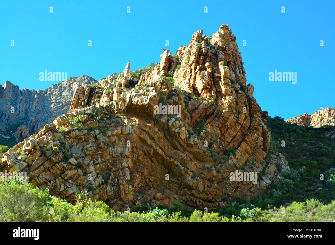 Rock en couches dans Seweweekspoort, Great Karoo, Afrique du Sud. Un premier exemple de la Cape Fold Montagnes. Banque D'Images
