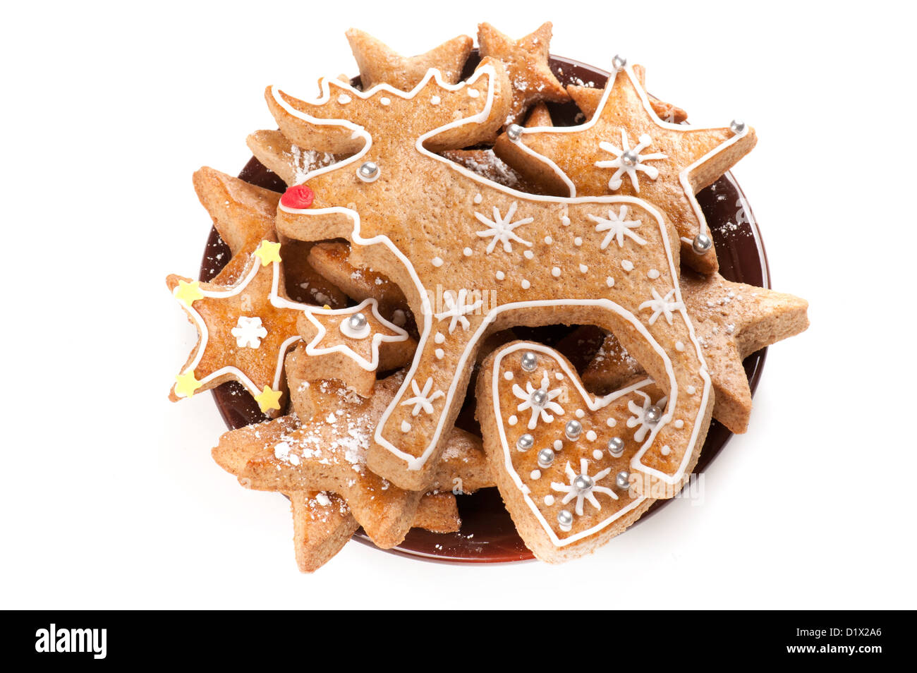 Gingerbread cookies de Noël sur fond blanc Banque D'Images