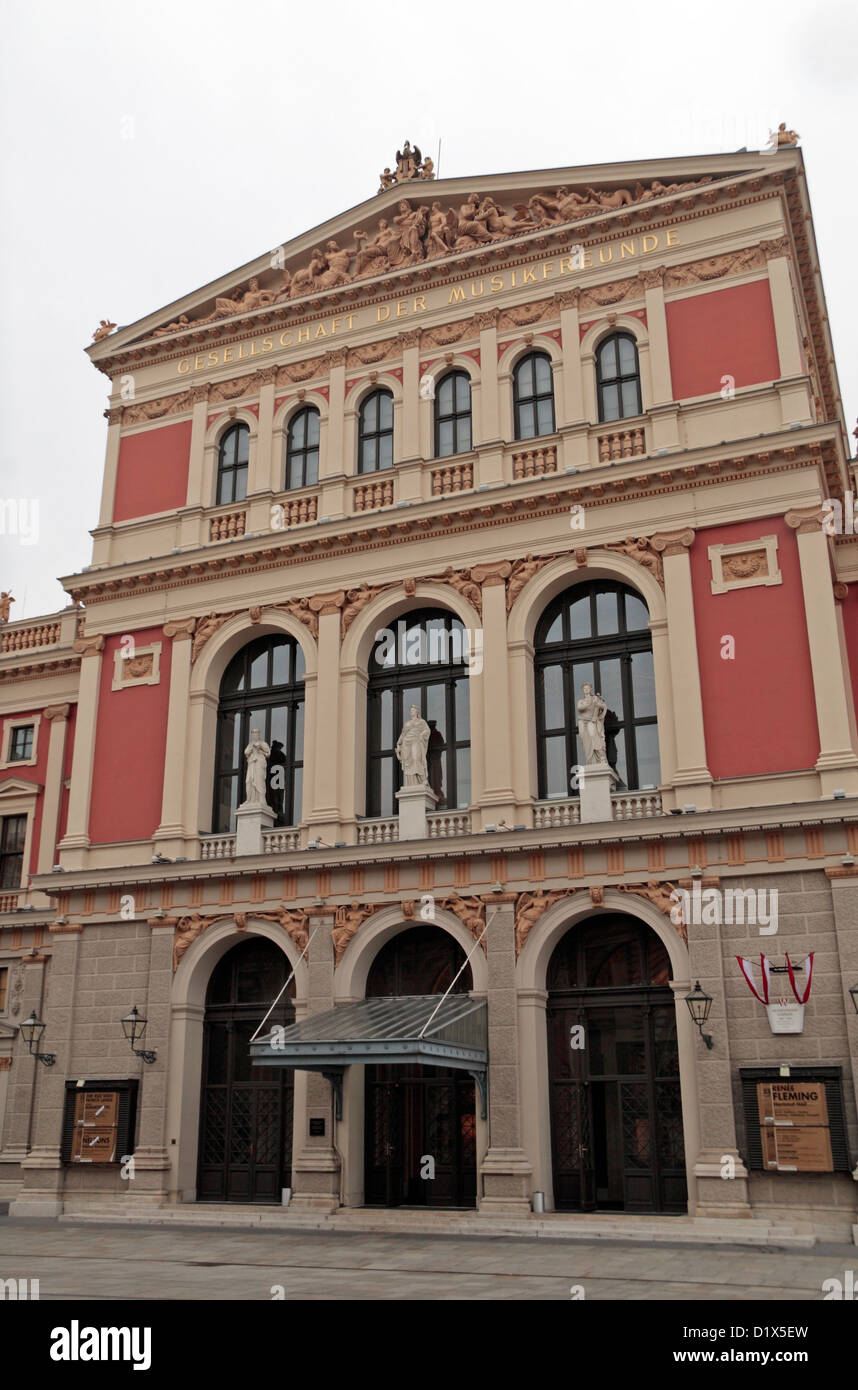 Le Wiener Musikverein, l'accueil de l'Orchestre philharmonique de Vienne, la nuit, Vienne, Autriche (Wien),. Banque D'Images