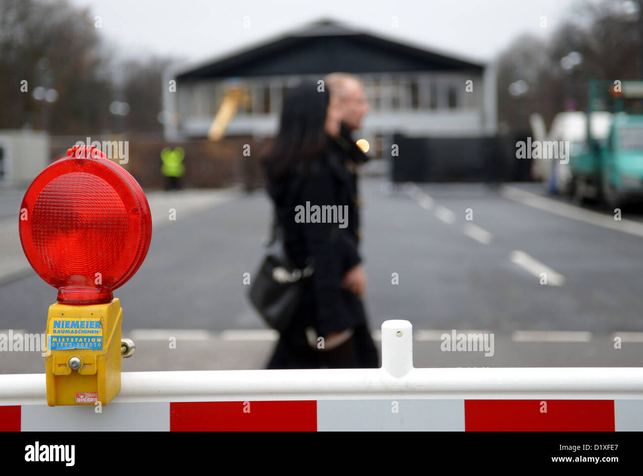 Un lieu de l'événement est mis en place pour la Fashion Week à Berlin, Allemagne, 07 janvier 2013. Collections automne/hiver 2013 sera présenté lors de la Berlin Fashion Week du 15 au 20 janvier 2013. Photo : BRITTA PEDERSEN Banque D'Images