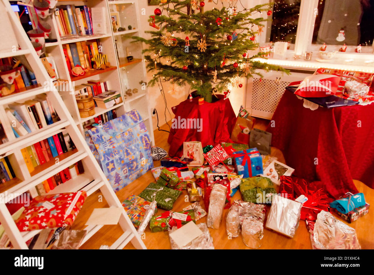 Maison décorée pour Noël. Banque D'Images